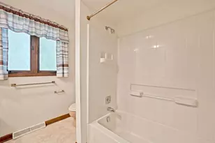 1621 Sleepy Hollow Ln, Dekalb, IL 60115 - Photo 31