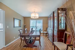 1337 Saddlebrook Rd, Bartlett, IL 60103 - Photo 11