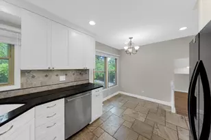 31 French Ct, Mundelein, IL 60060 - Photo 11