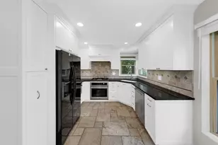 31 French Ct, Mundelein, IL 60060 - Photo 9