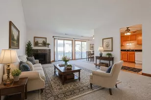 220 Oak Knoll Ct, Schaumburg, IL 60193 - Photo 5