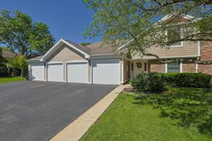 220 Oak Knoll Ct, Schaumburg, IL 60193 - Photo 3