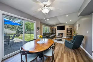 297 Springbrook Ln, Carol Stream, IL 60188 - Photo 13
