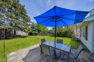 297 Springbrook Ln, Carol Stream, IL 60188 - Photo 27