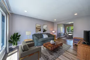 297 Springbrook Ln, Carol Stream, IL 60188 - Photo 7