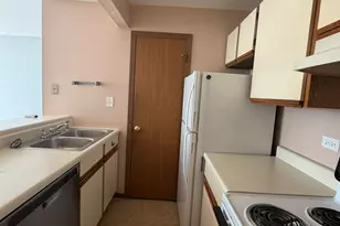 4312 W Shamrock Ln, McHenry, IL 60050 - Photo 3