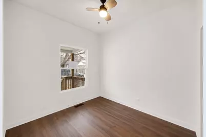 8008 S Muskegon Avenue, Chicago, IL 60617 - Photo 7