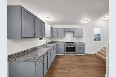 8008 S Muskegon Avenue, Chicago, IL 60617 - Photo 3