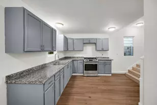 8008 S Muskegon Ave, Chicago, IL 60617 - Photo 3