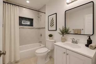 8008 S Muskegon Ave, Chicago, IL 60617 - Photo 5