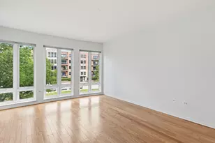 135 S York St, Elmhurst, IL 60126 - Photo 9
