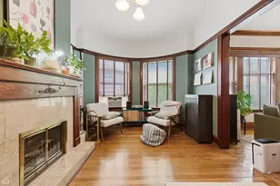 627 W Barry Ave, Chicago, IL 60657 - Photo 3