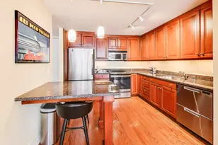 360 E Randolph St, Chicago, IL 60601 - Photo 9