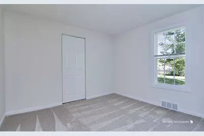 38690 N Green Bay Road, Beach Park, IL 60087 - Photo 15