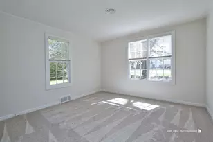 38690 N Green Bay Rd, Beach Park, IL 60087 - Photo 17