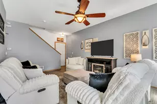 2636 Evergreen Cir, McHenry, IL 60050 - Photo 5