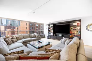 110 E Delaware Pl, Chicago, IL 60611 - Photo 3