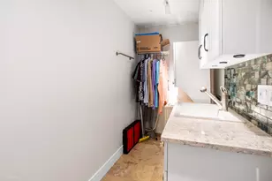 110 E Delaware Pl, Chicago, IL 60611 - Photo 13