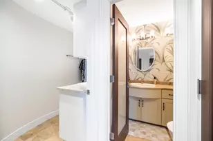 110 E Delaware Pl, Chicago, IL 60611 - Photo 11