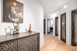 110 E Delaware Pl, Chicago, IL 60611 - Photo 15