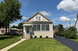 236 N Linden Ave, Westmont, IL 60559 - Photo 1