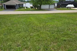 203 Candlewick Dr, Poplar Grove, IL 61065 - Photo 1