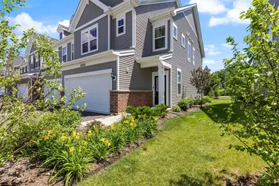 2265 Horseshoe Circle, Naperville, IL 60564 - Photo 3