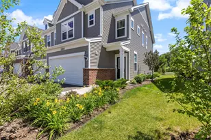 2265 Horseshoe Cir, Naperville, IL 60564 - Photo 3