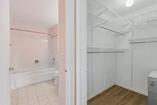 2692 S Embers Ln, Arlington Heights, IL 60005 - Photo 11