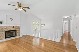 2692 S Embers Ln, Arlington Heights, IL 60005 - Photo 3