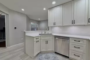 112 Pembroke Cir, Lake Bluff, IL 60044 - Photo 13
