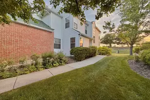 112 Pembroke Cir, Lake Bluff, IL 60044 - Photo 3