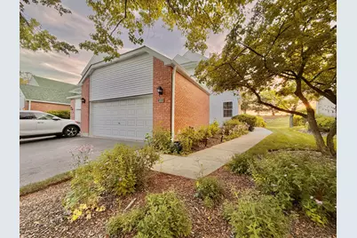 112 Pembroke Circle, Lake Bluff, IL 60044 - Photo 1