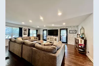 3218 W 97th Street, Evergreen Park, IL 60805 - Photo 13