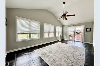 3218 W 97th Street, Evergreen Park, IL 60805 - Photo 17