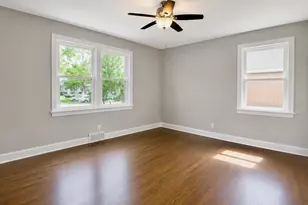 3218 W 97th St, Evergreen Park, IL 60805 - Photo 21