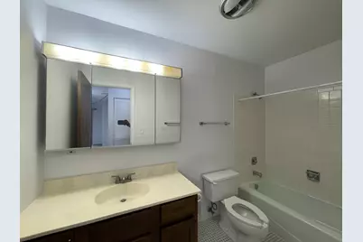 703 W Central Road #A2, Mount Prospect, IL 60056 - Photo 17