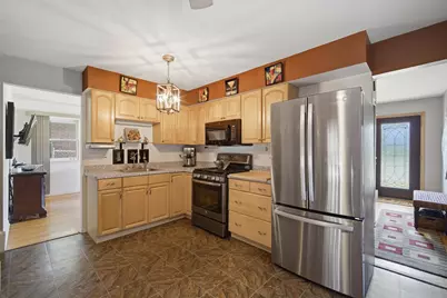 2176 N Westmoreland Drive, Palatine, IL 60074 - Photo 9