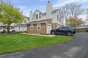 648 Portage Ct, Vernon Hills, IL 60061 - Photo 1