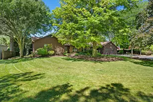 1311 Azalea Ln, Dekalb, IL 60115 - Photo 5
