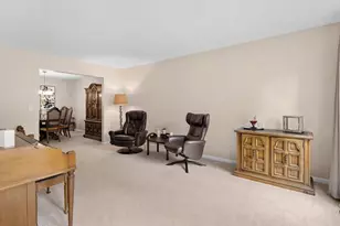 405 Blackhawk Dr, Batavia, IL 60510 - Photo 5