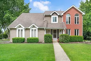 405 Blackhawk Dr, Batavia, IL 60510 - Photo 1