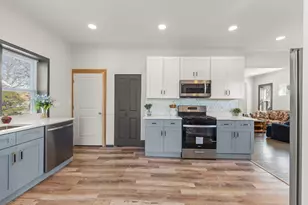 1918 S 9th Ave, Maywood, IL 60153 - Photo 9