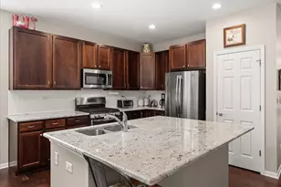 1773 Beta Dr, Sugar Grove, IL 60554 - Photo 5