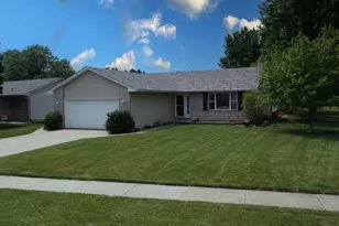 695 Cherokee Dr, Bourbonnais, IL 60914 - Photo 3