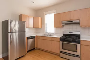 1440 W Addison St, Chicago, IL 60613 - Photo 3