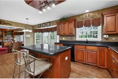26W248 Tuckaway Court, Winfield, IL 60190 - Photo 11
