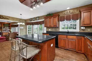 26W248 Tuckaway Ct, Winfield, IL 60190 - Photo 11