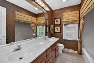 26W248 Tuckaway Ct, Winfield, IL 60190 - Photo 25