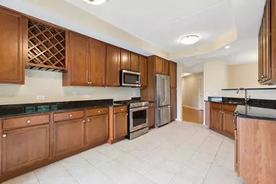 405 Village Green Court #304, Lincolnshire, IL 60069 - Photo 3